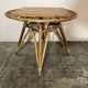 Table basse en rotin vintage