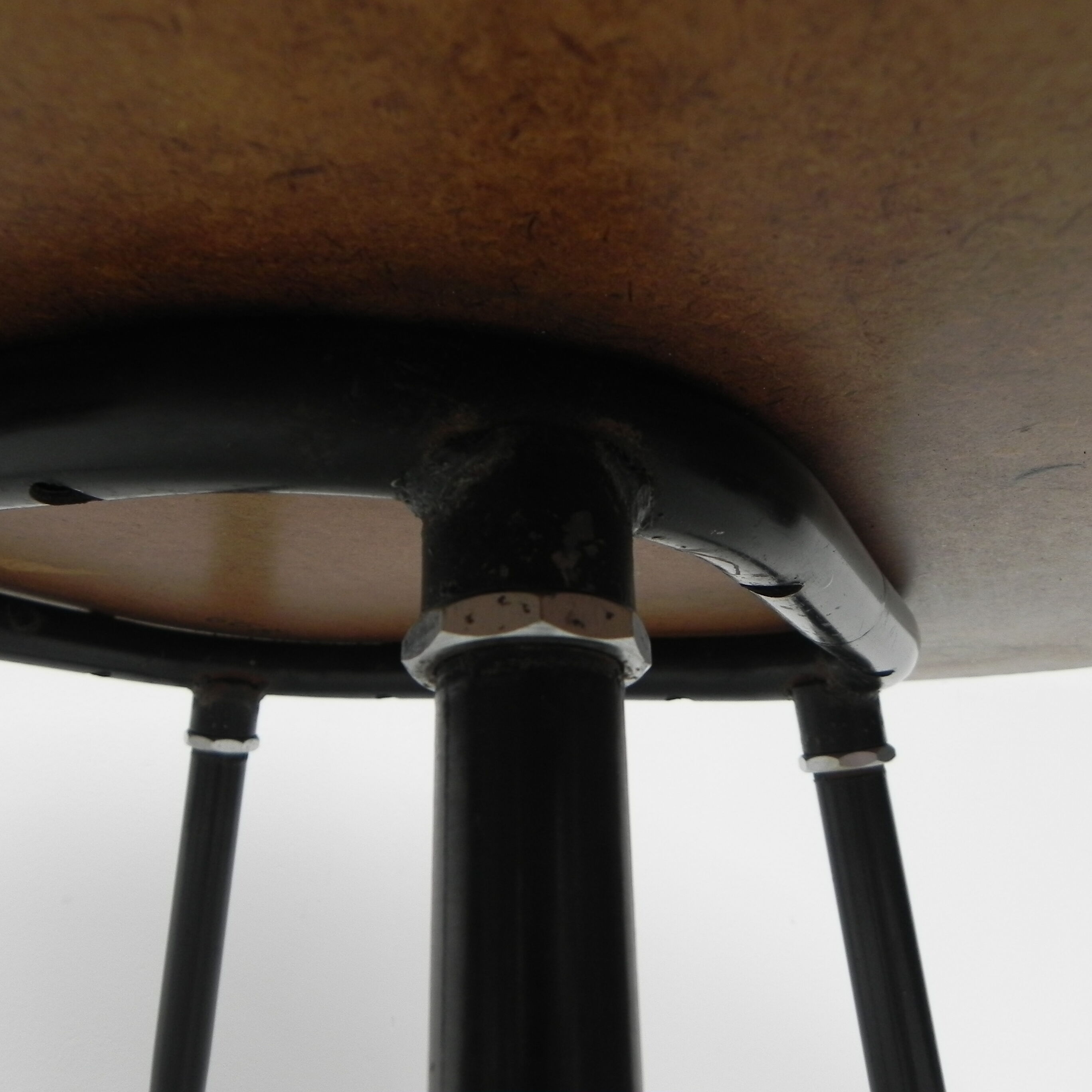 Vintage coffee table with round formica top