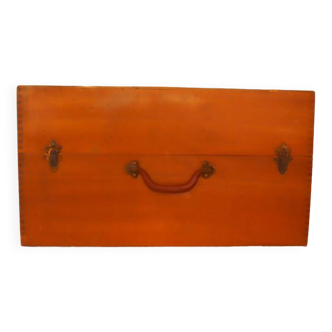 Dovetail storage chest