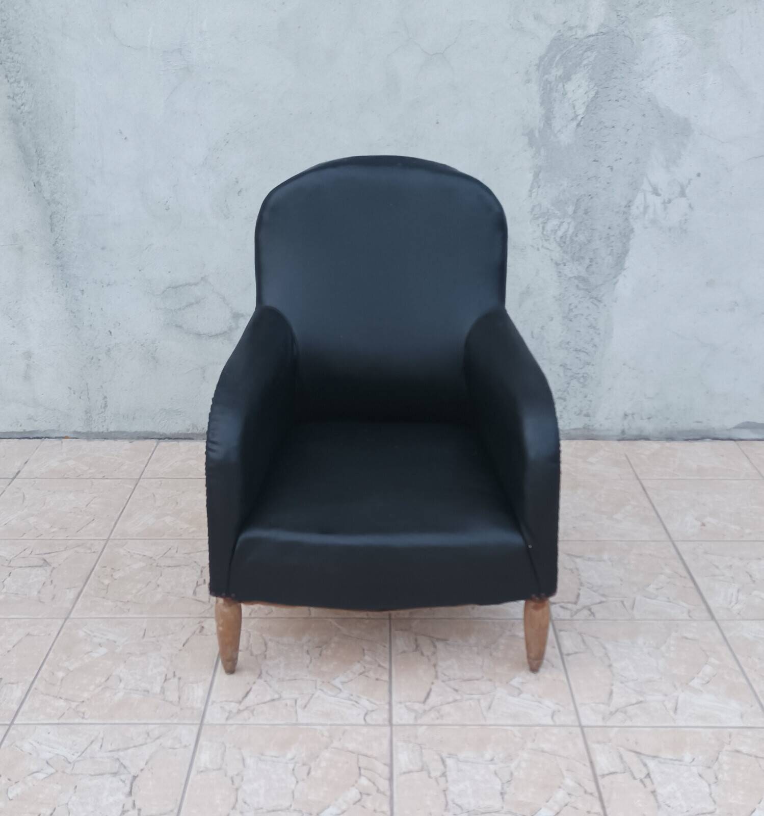 Art Deco armchair in leather