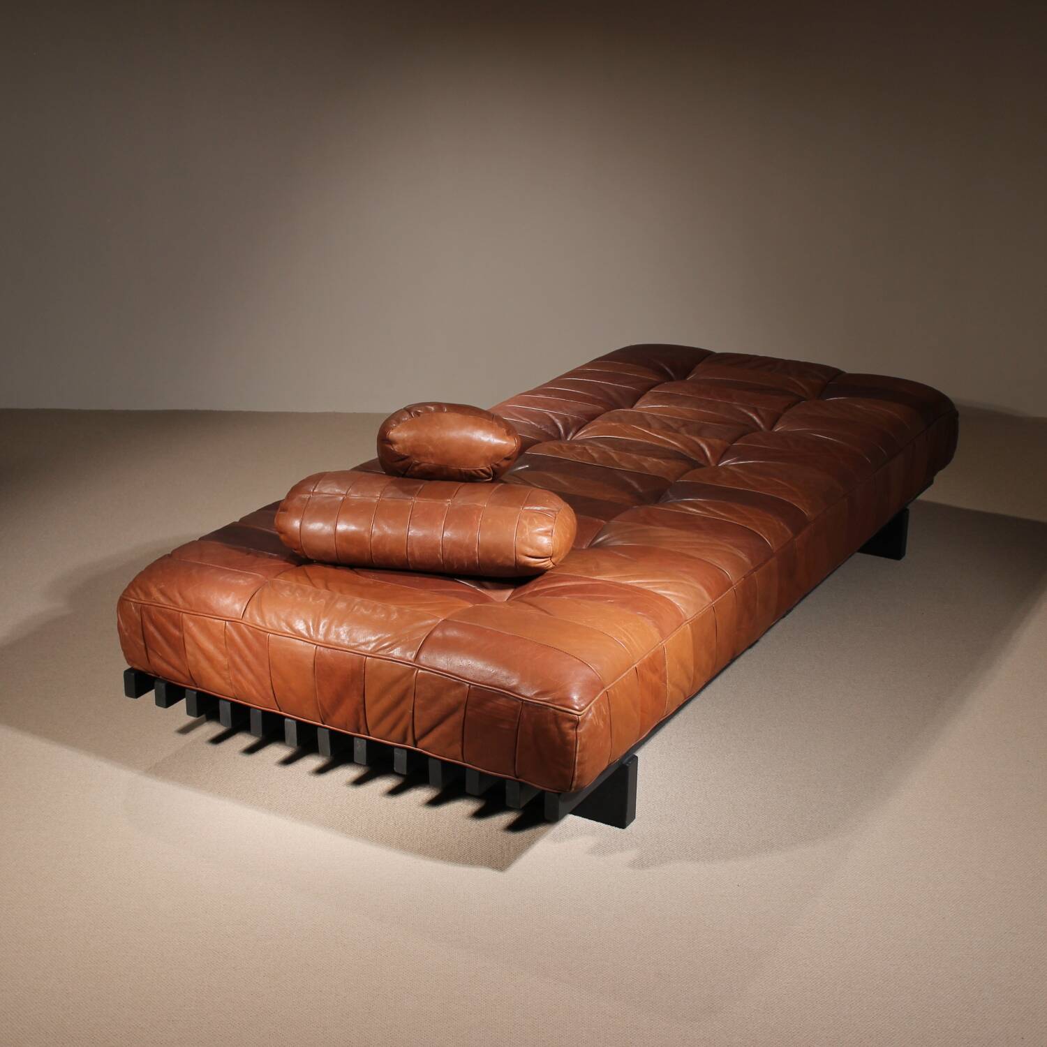 Lit de jour 'DS-80' en cuir patchwork cognac par De Sede, Suisse