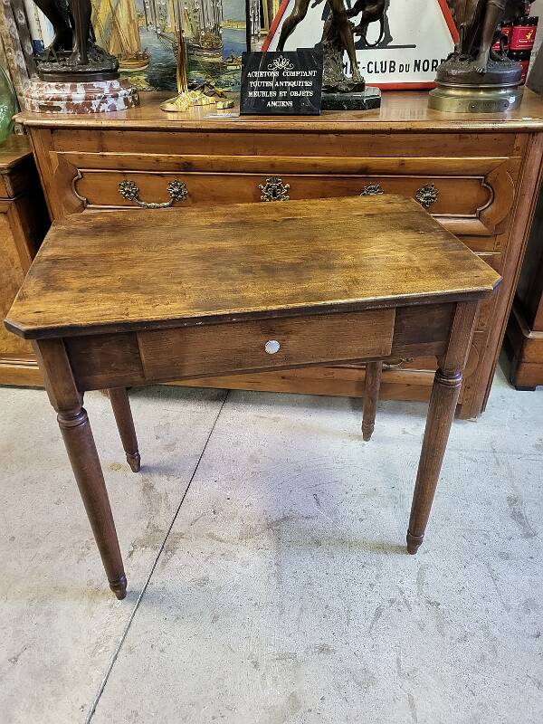 petit bureau table en noyer avec un tiroir de chaque cote du xix ème siecle