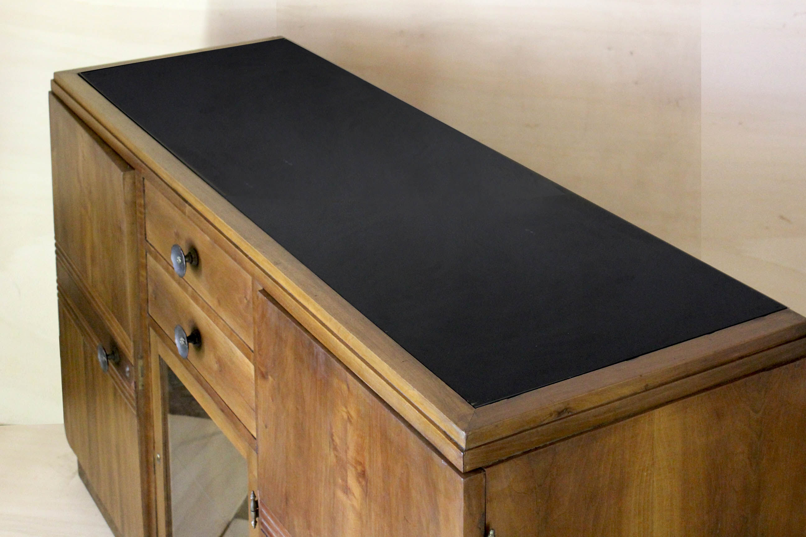 1930s walnut credenza in art deco style