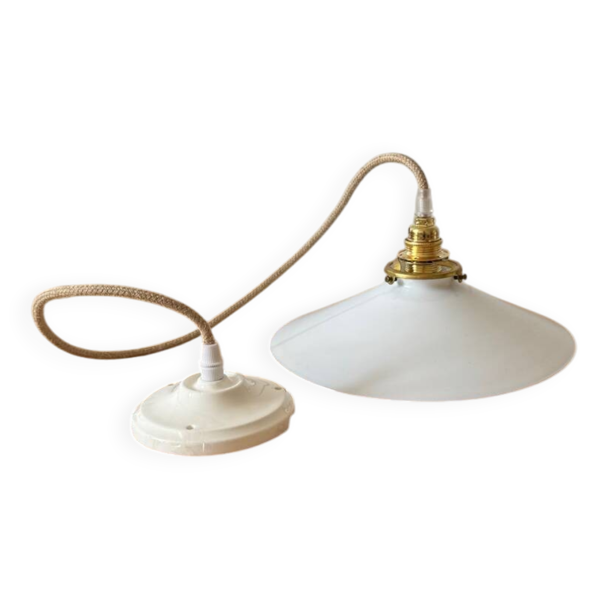 Suspension in white opaline