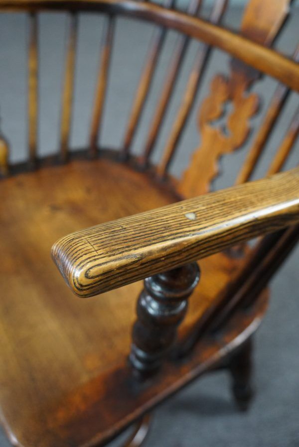 Antique English Windsor chair, high backrest, 18th century