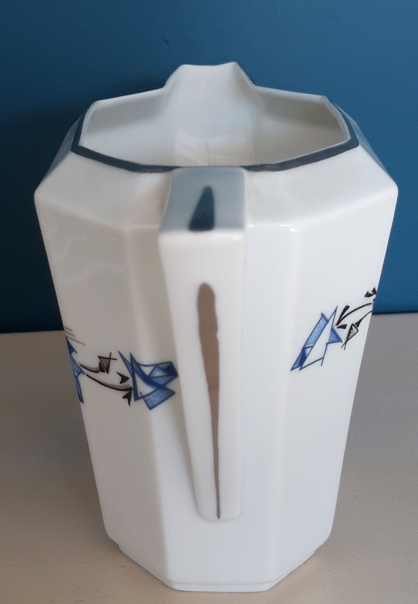 Service of cups and milk jar in fine porcelain from Limoges Art Deco