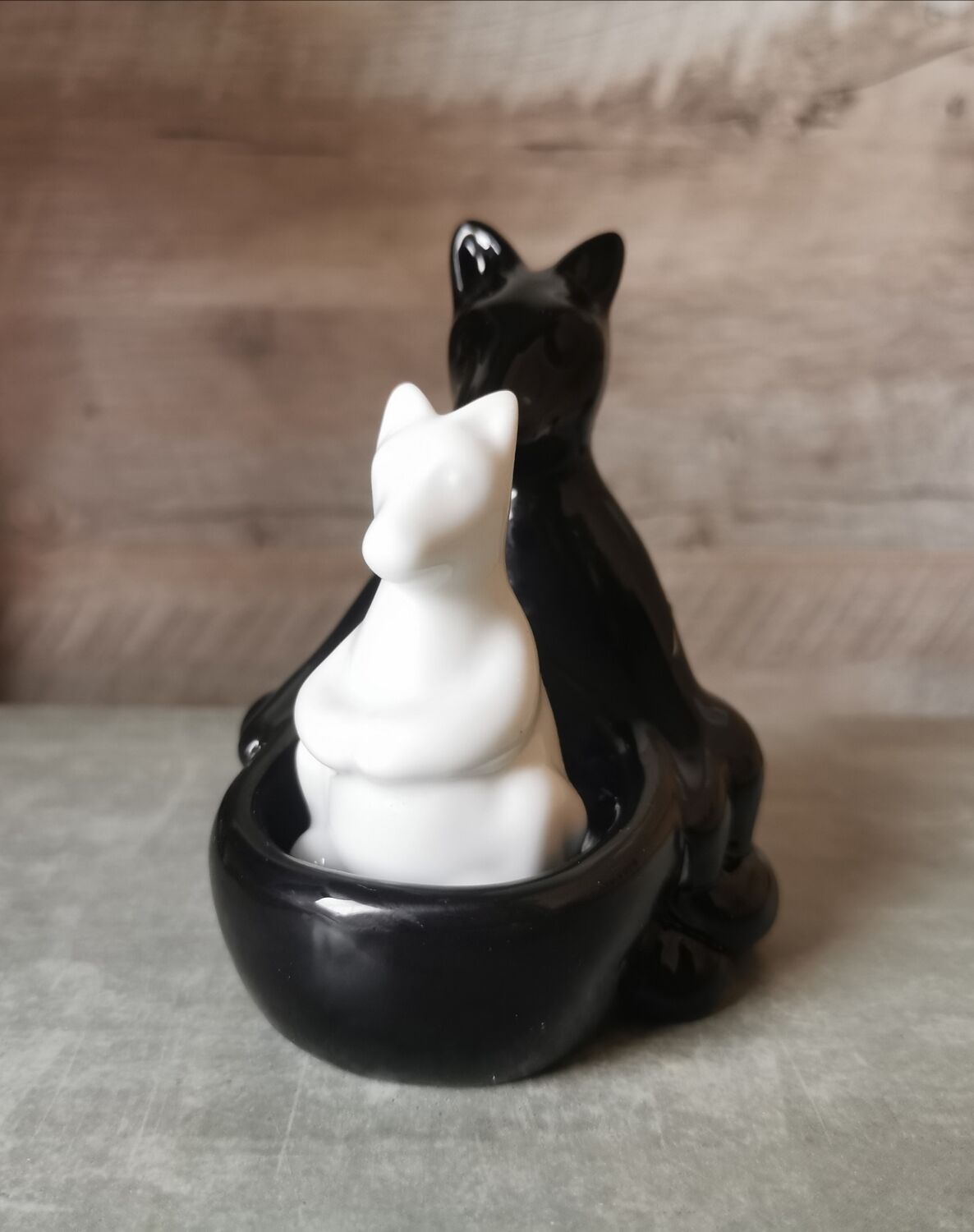 Pepper shaker kangaroo ceramic
