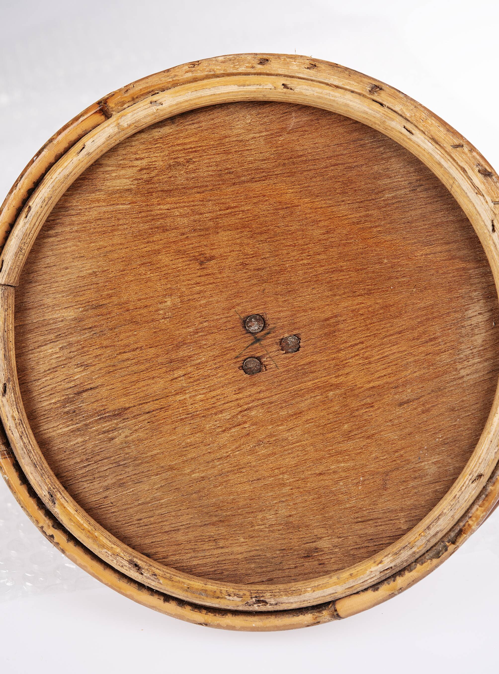 Rattan mirror to stand