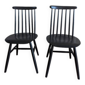 Set of 2 black wooden chairs