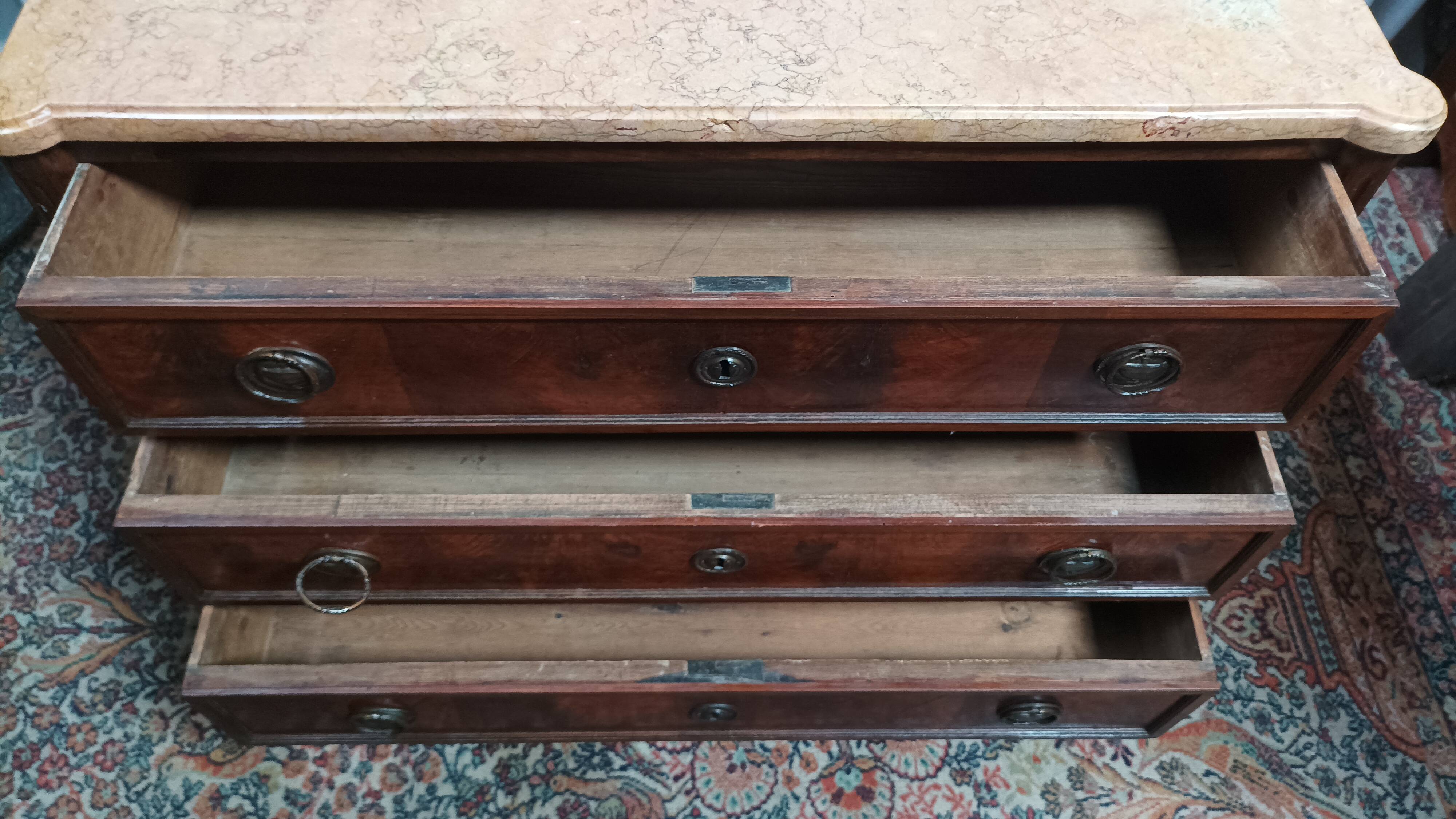 Commode Louis XVI en acajou