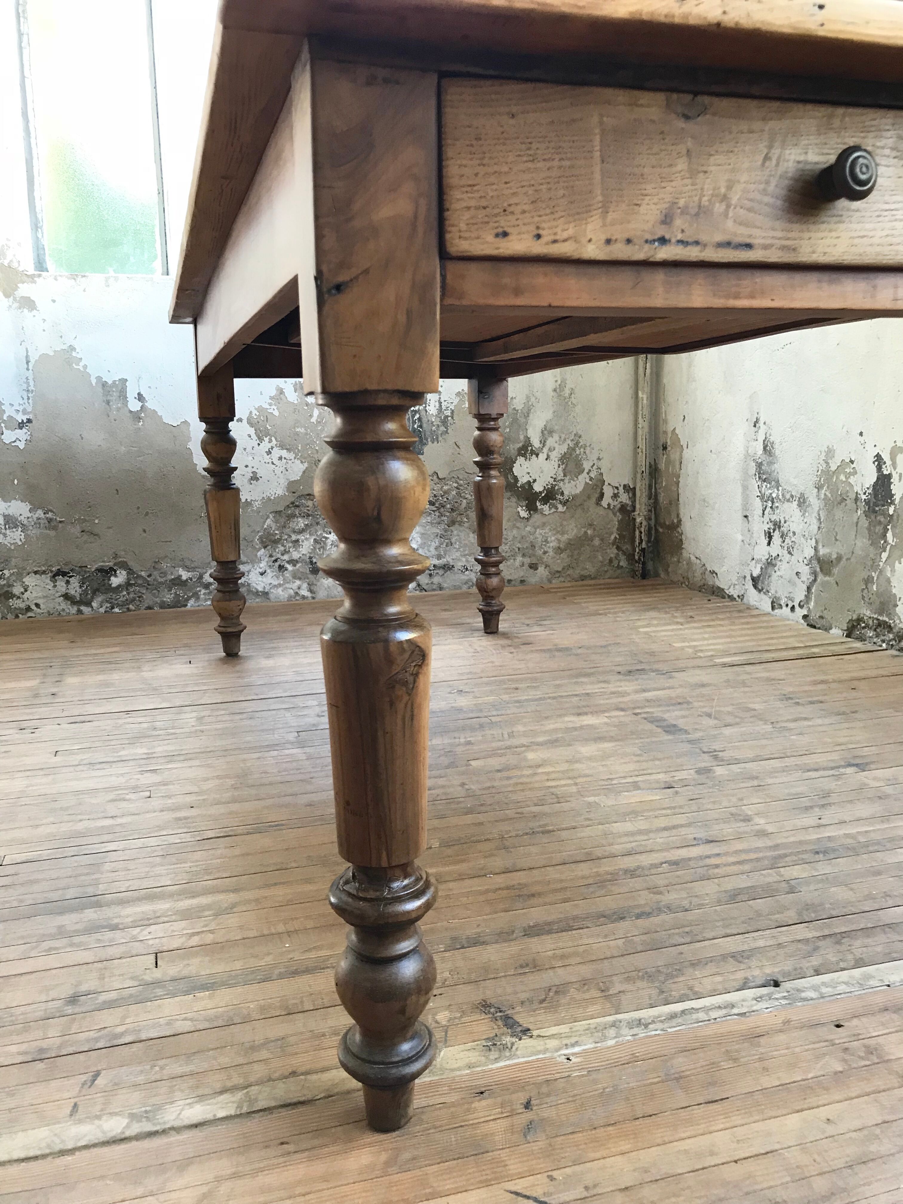 Turned legs farm table