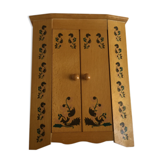 Old doll wardrobe