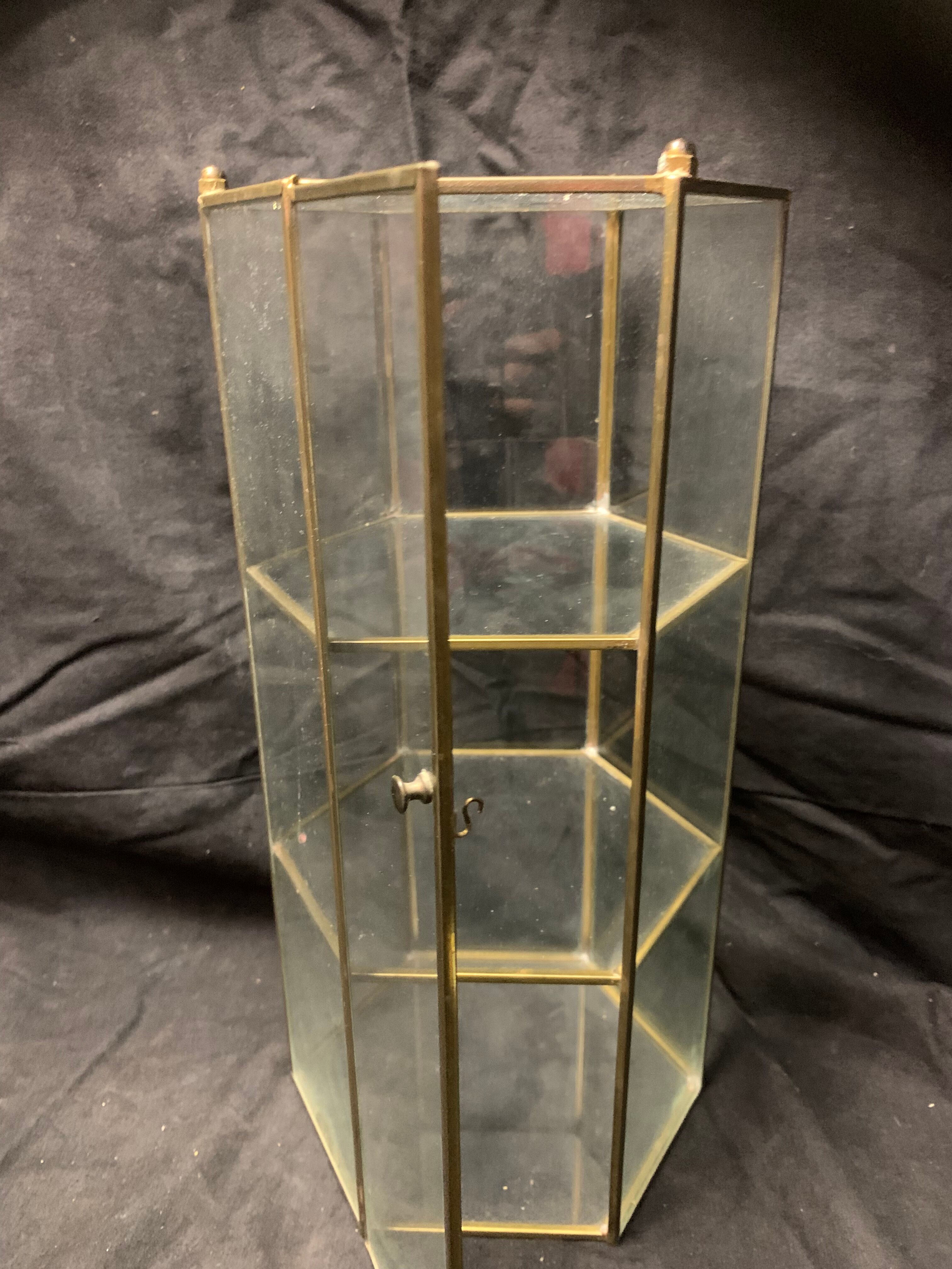 Hexagonal showcase for collectibles