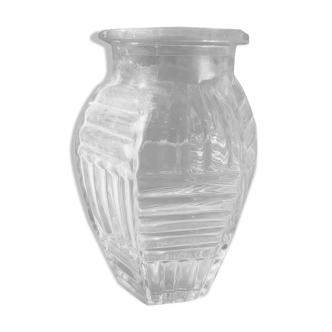 Vase en verre moulé transparent