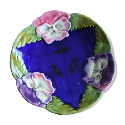 Assiette bleu en barbotine fleurs