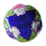 Assiette bleu en barbotine fleurs