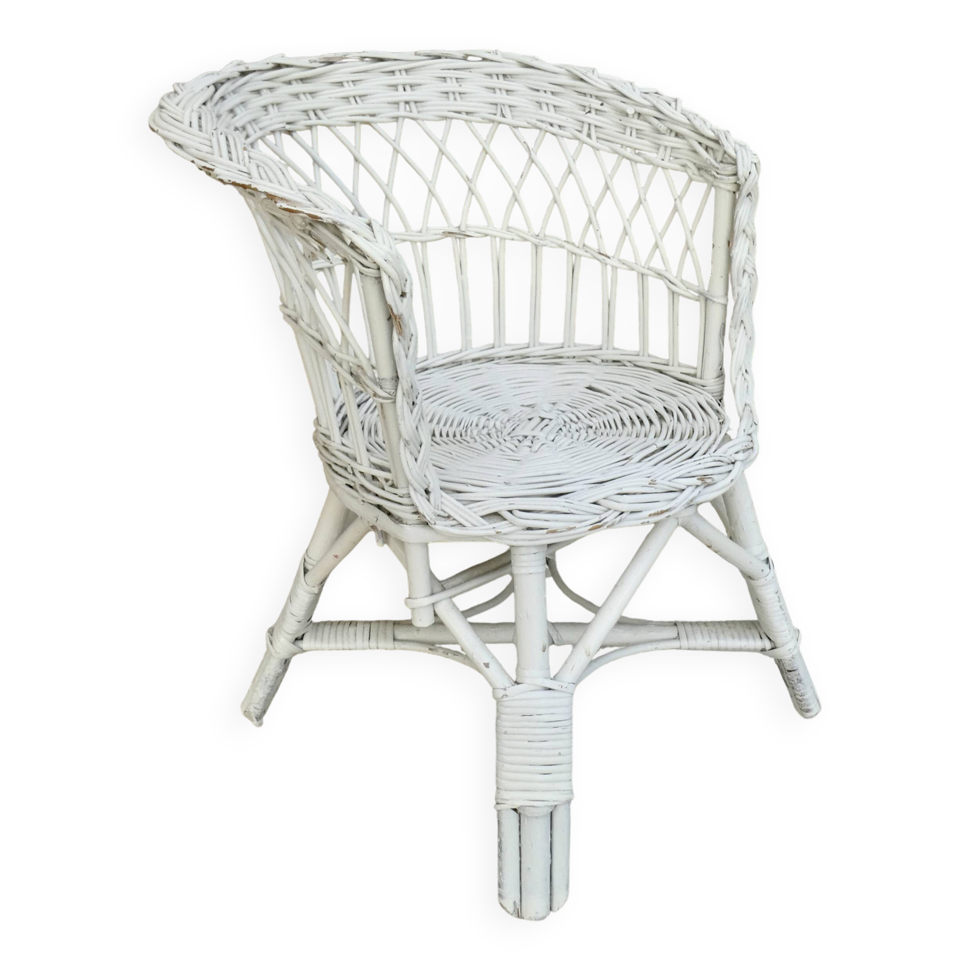 Woven wicker basket chair
