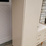 Asymmetrical cabinet