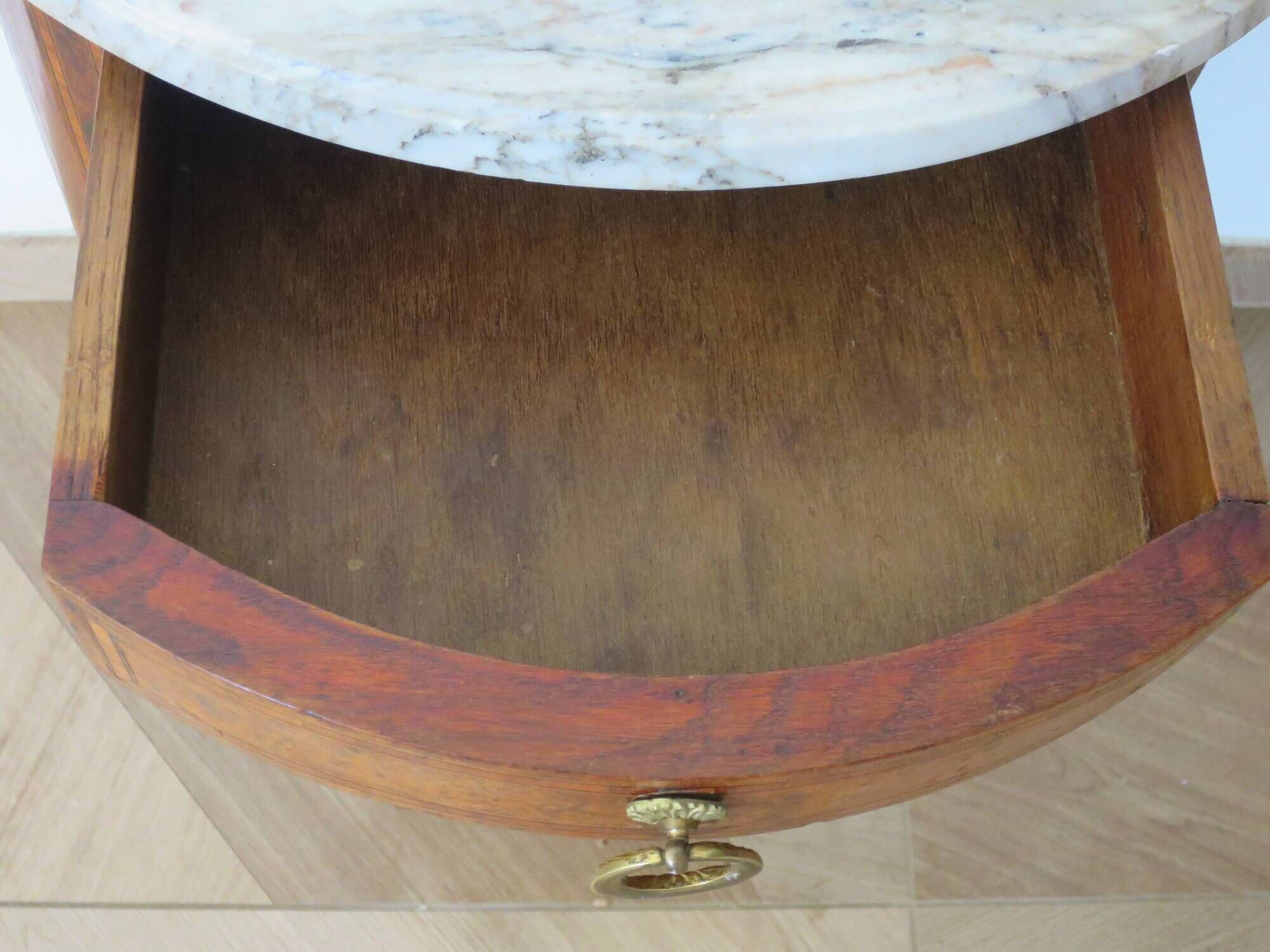 Small chest of drawers - Half-moon table - Louis XVI style - Elm burr veneer - Pla