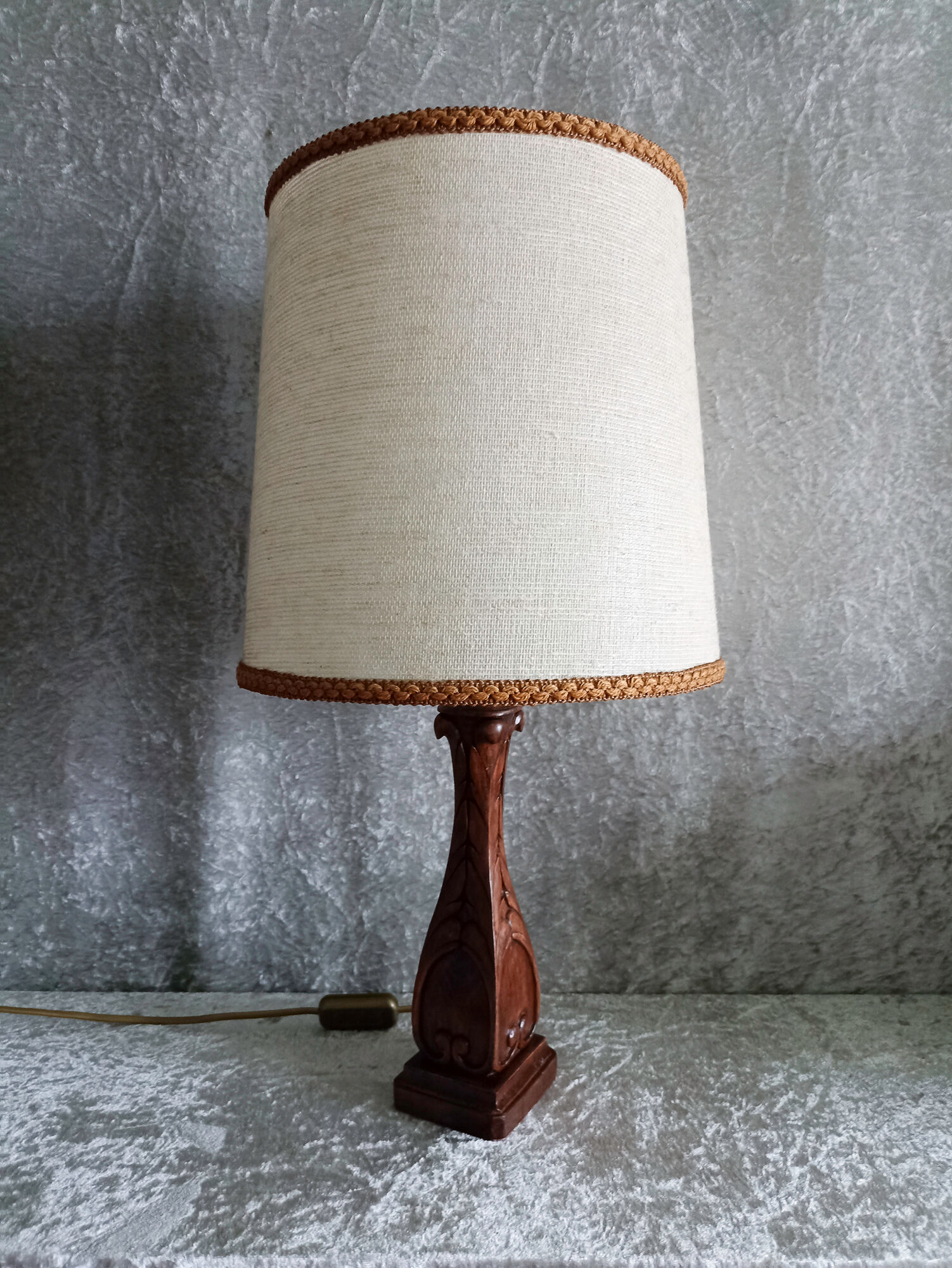 Wooden foot lamp with conical shade