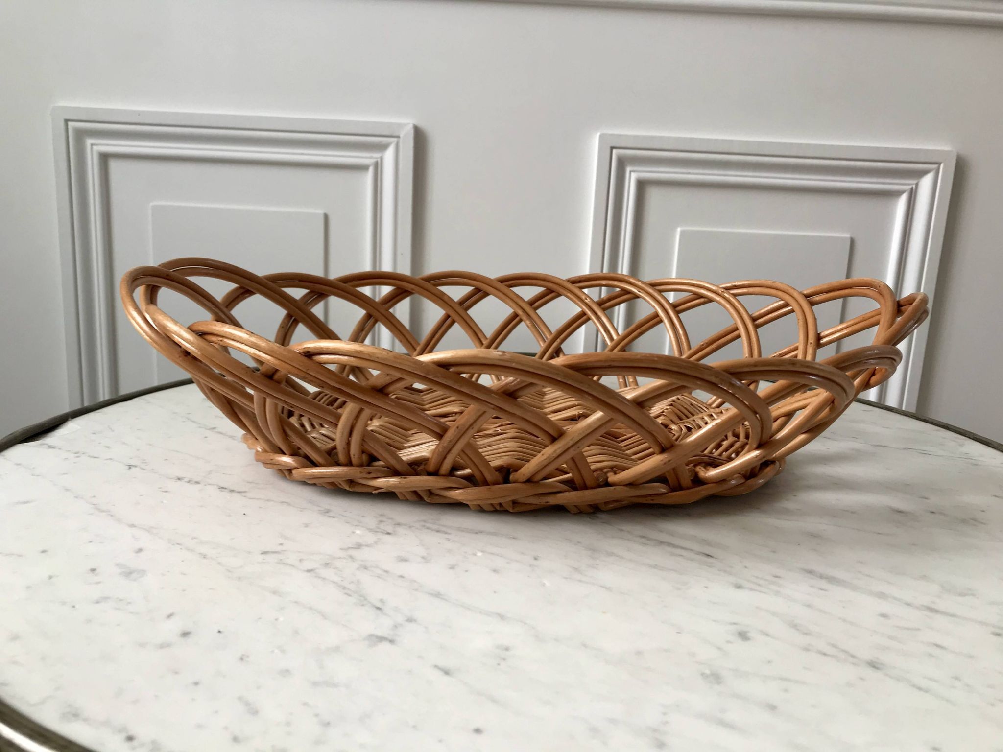 large oval rattan basket vintage 60s-70s