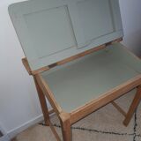 Child desk