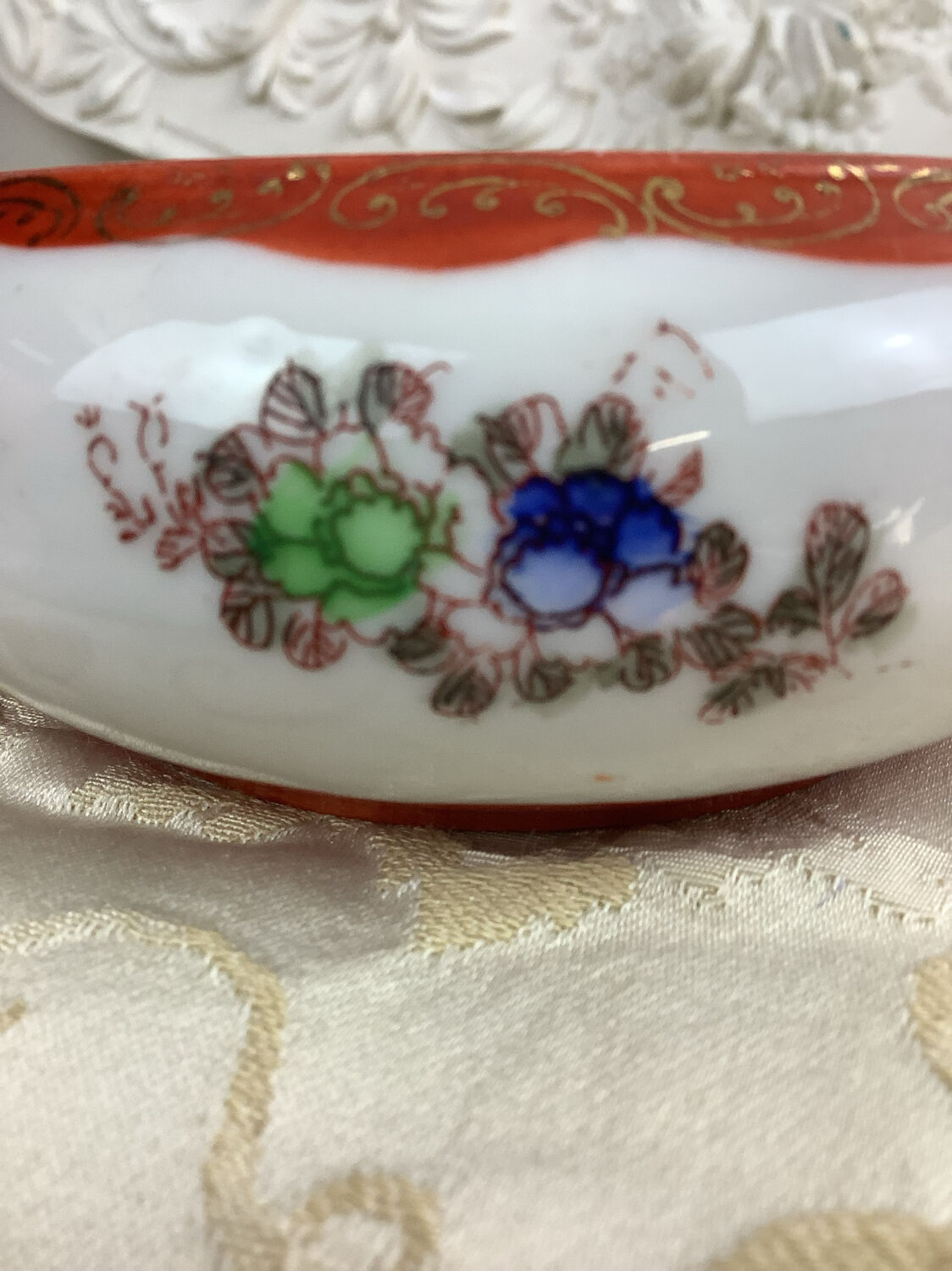 Antique Japanese porcelain bonbonnière