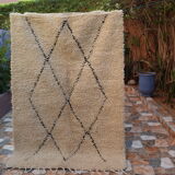 Beni Ouaren carpet measuring 177x125 cm