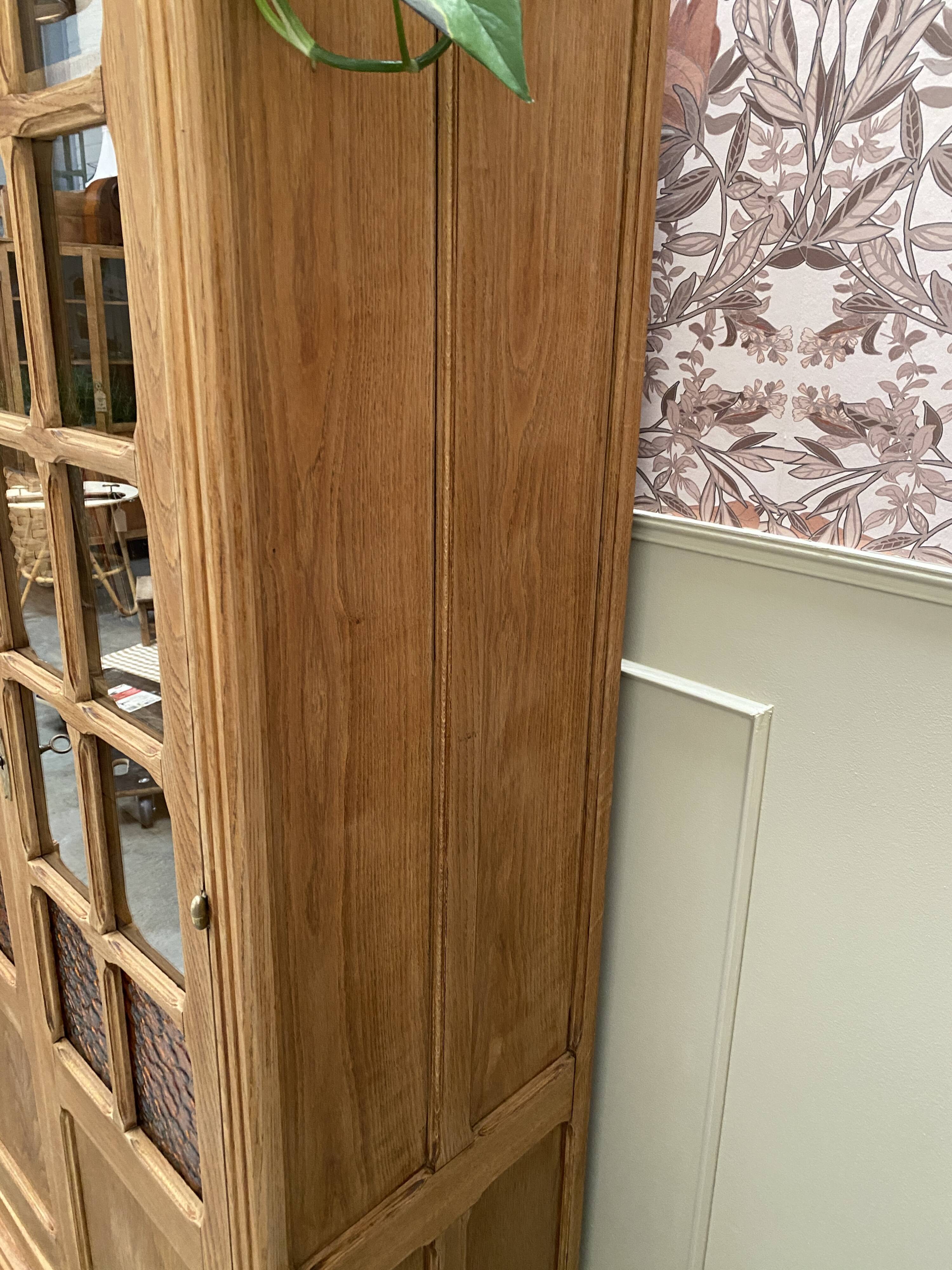 Bibliothèque en chêne - armoire vitrée