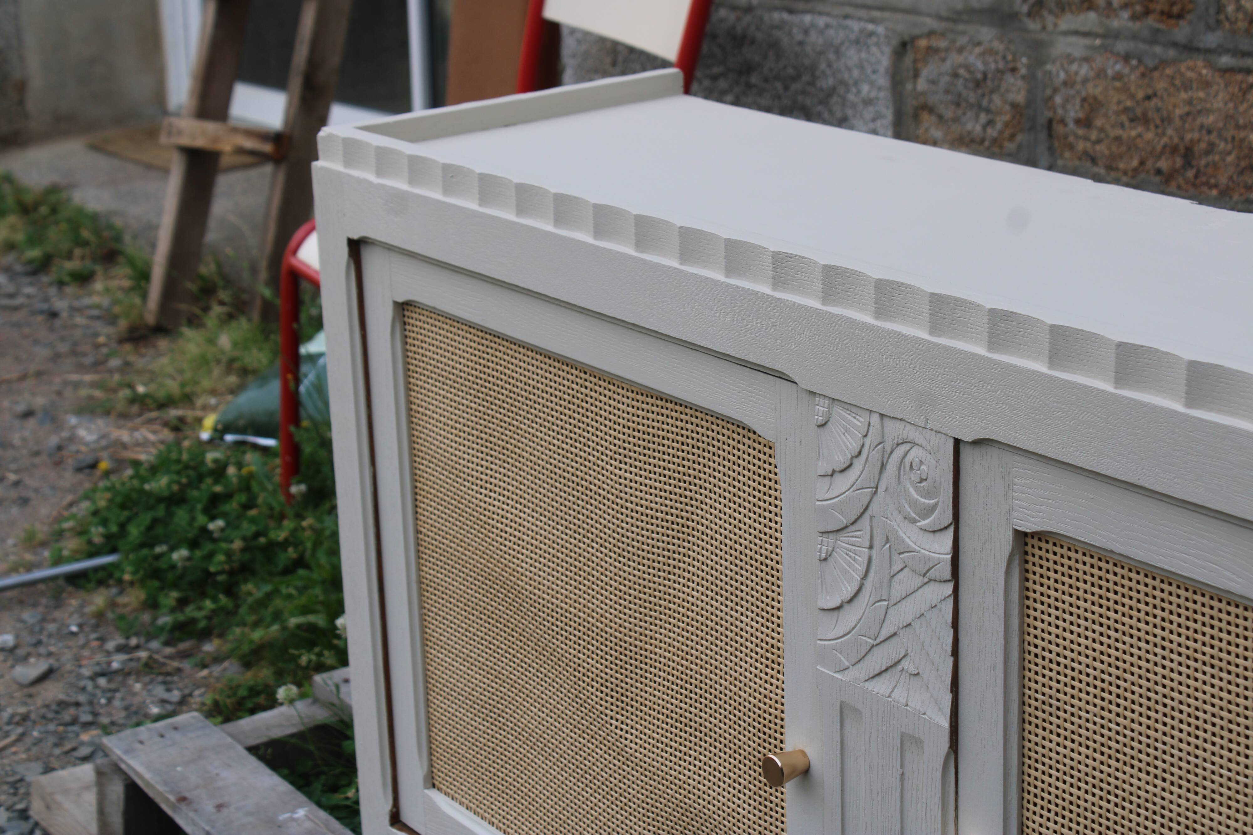 Buffet / enfilade vintage rénové blanc cassé & cannage