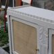 Buffet / enfilade vintage rénové blanc cassé & cannage