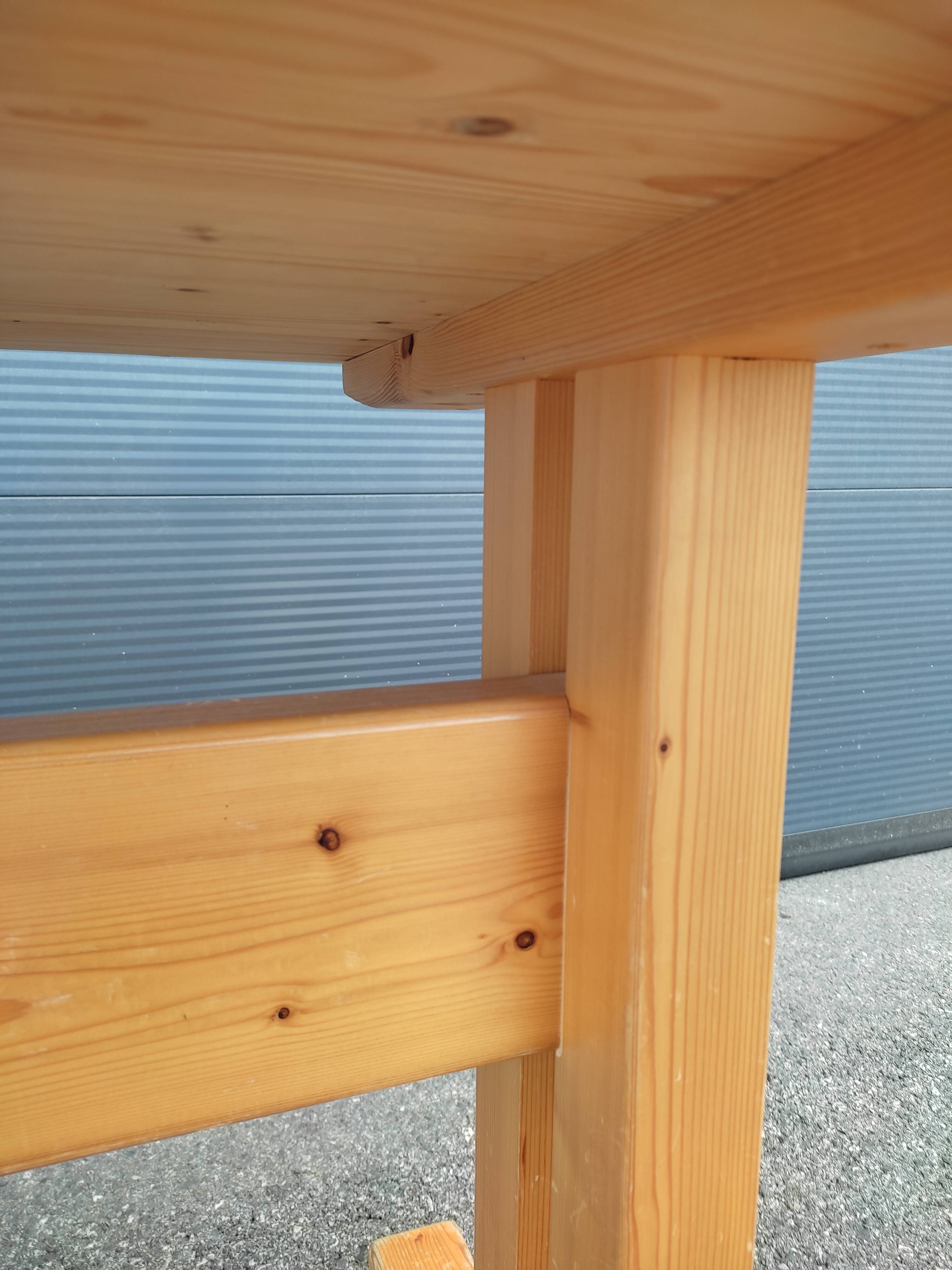 Table Charlotte Perriand