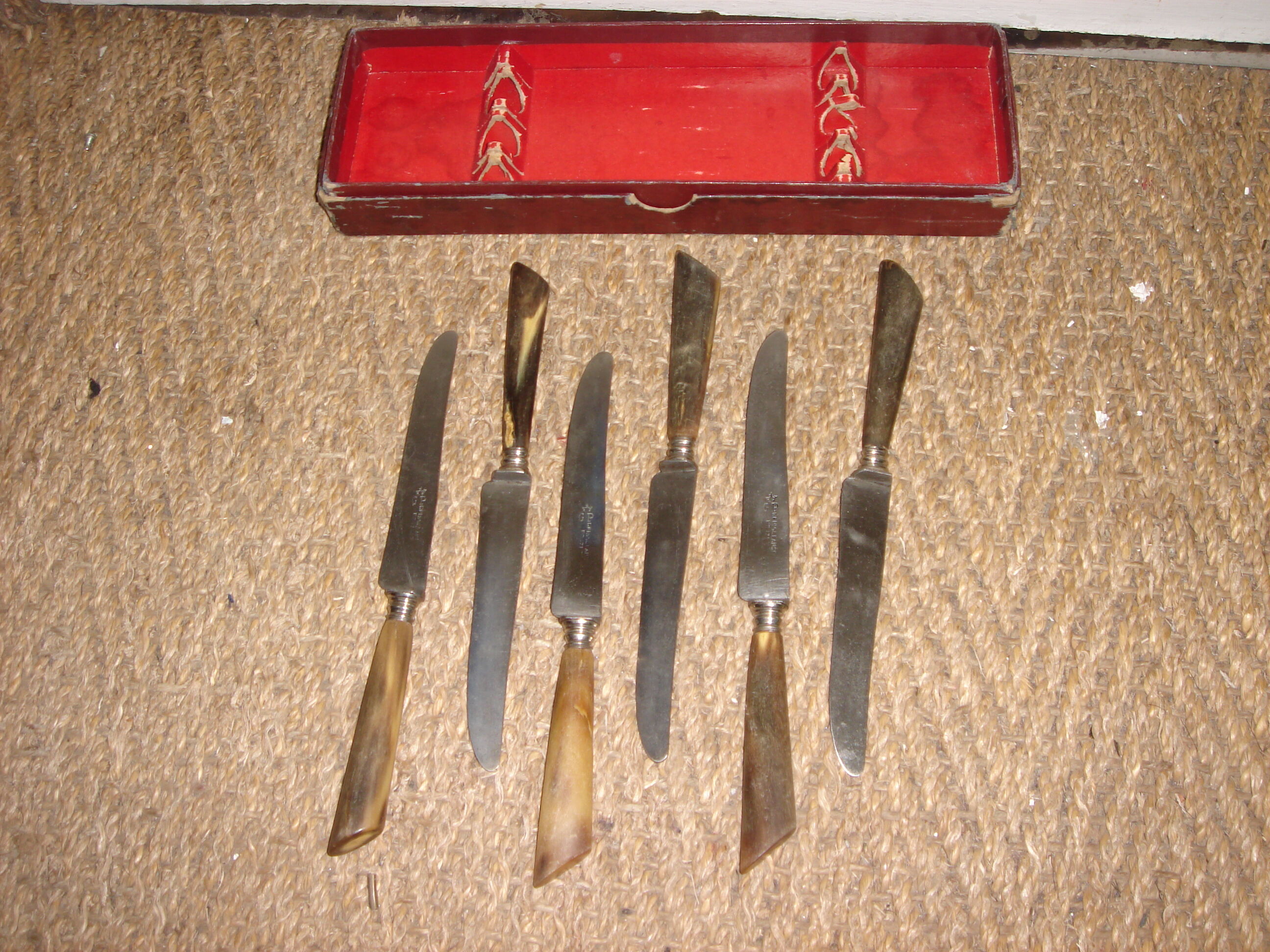 6 horn knives from 1960