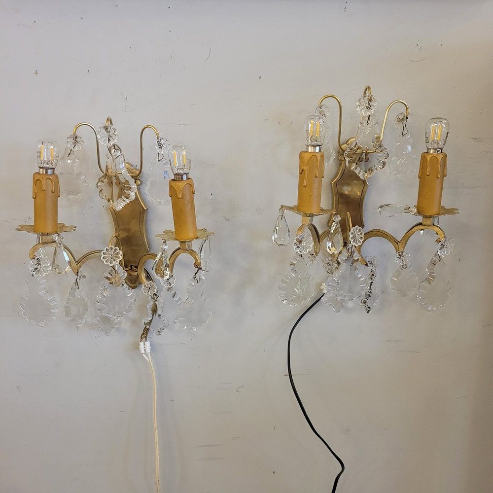 Pair of wall lights with pendants