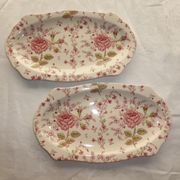 2 Oval ceramic dishes decorated with roses by Johnson Bros model Rose chintz