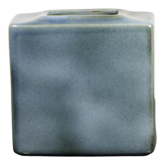Virebent porcelain vase