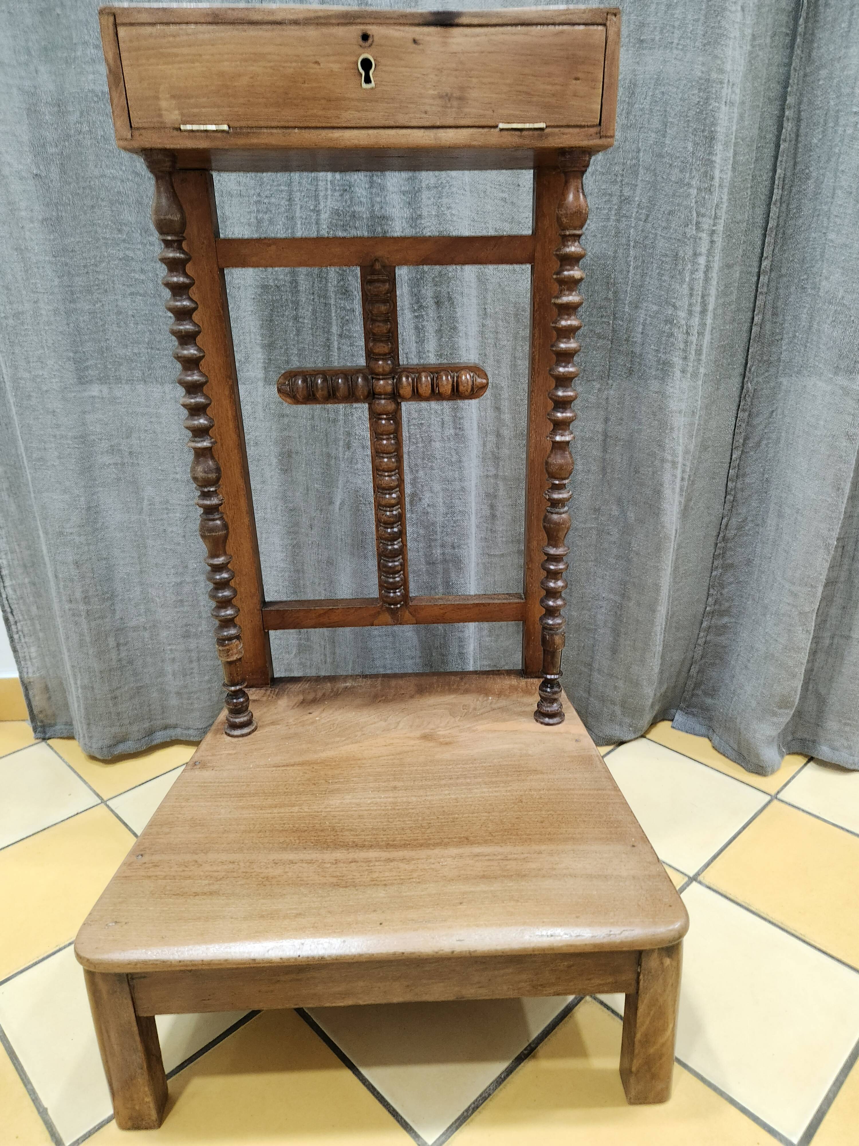 Antique Prie Dieu pour prière d’ecclésiastique