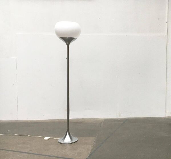 Lampe sur pied Flash de l'âge spatial italien du milieu du siècle de Guzzini