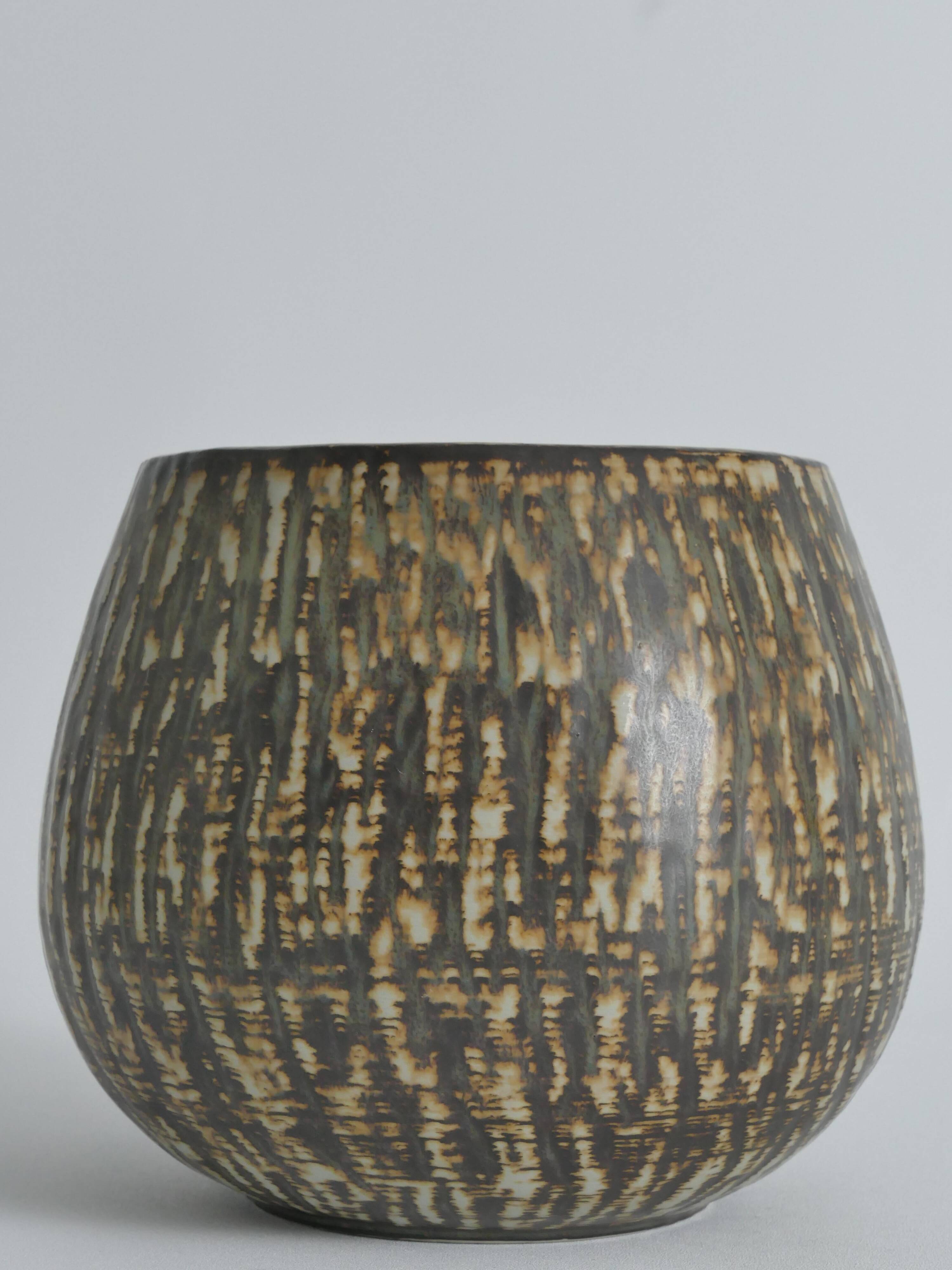 Vase en grès brun Birka Rubus de style mid-century modern par Gunnar Nylund, Rörstrand
