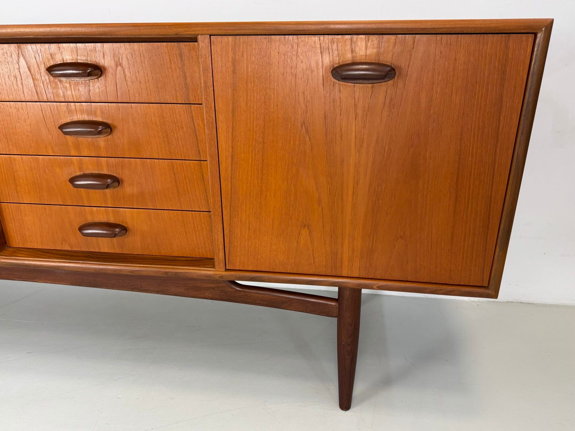 Buffet vintage G-Plan.