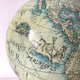 Globe terrestre vintage au style ancien