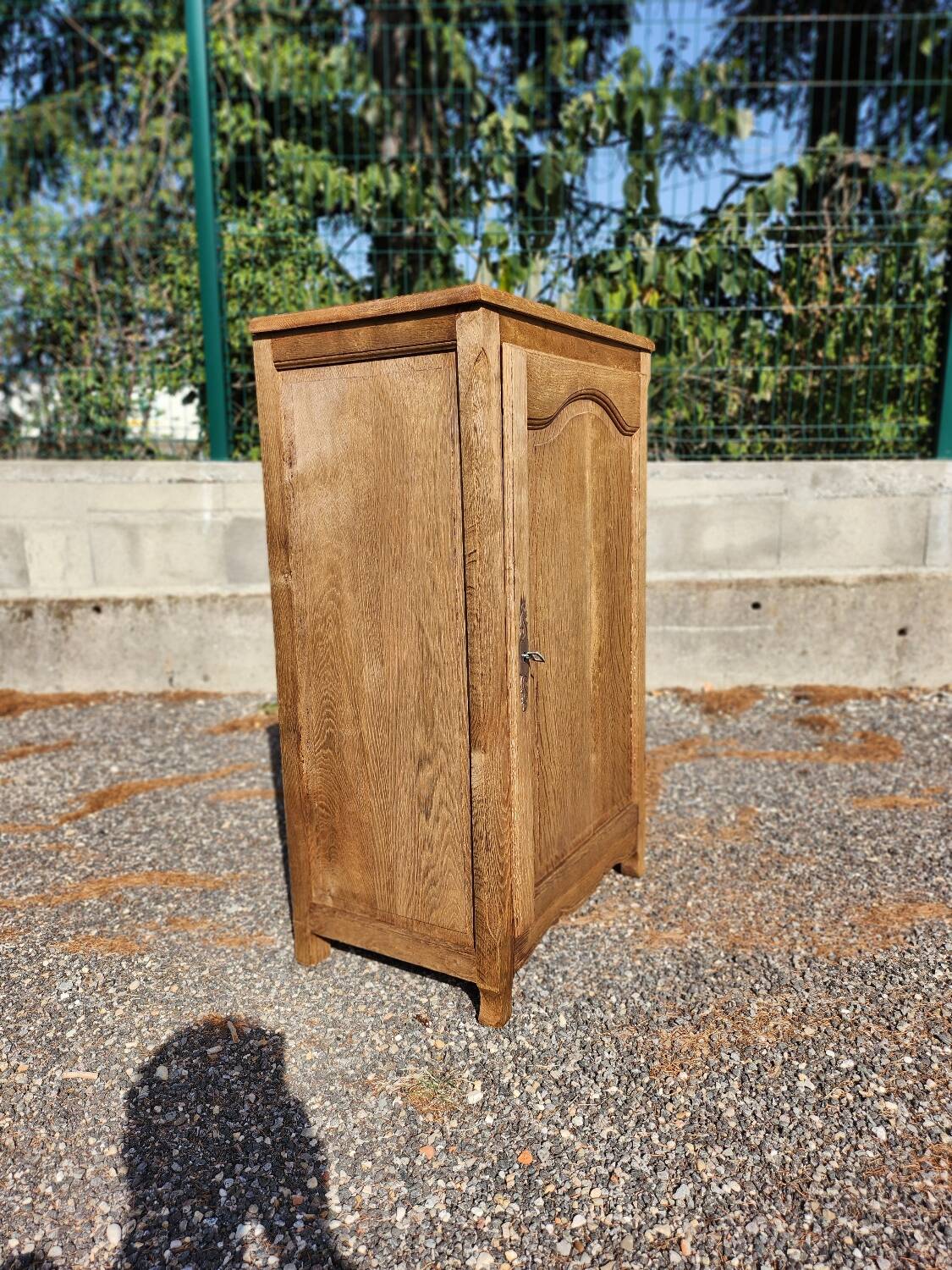 Old small vintage oak 1-door cabinet