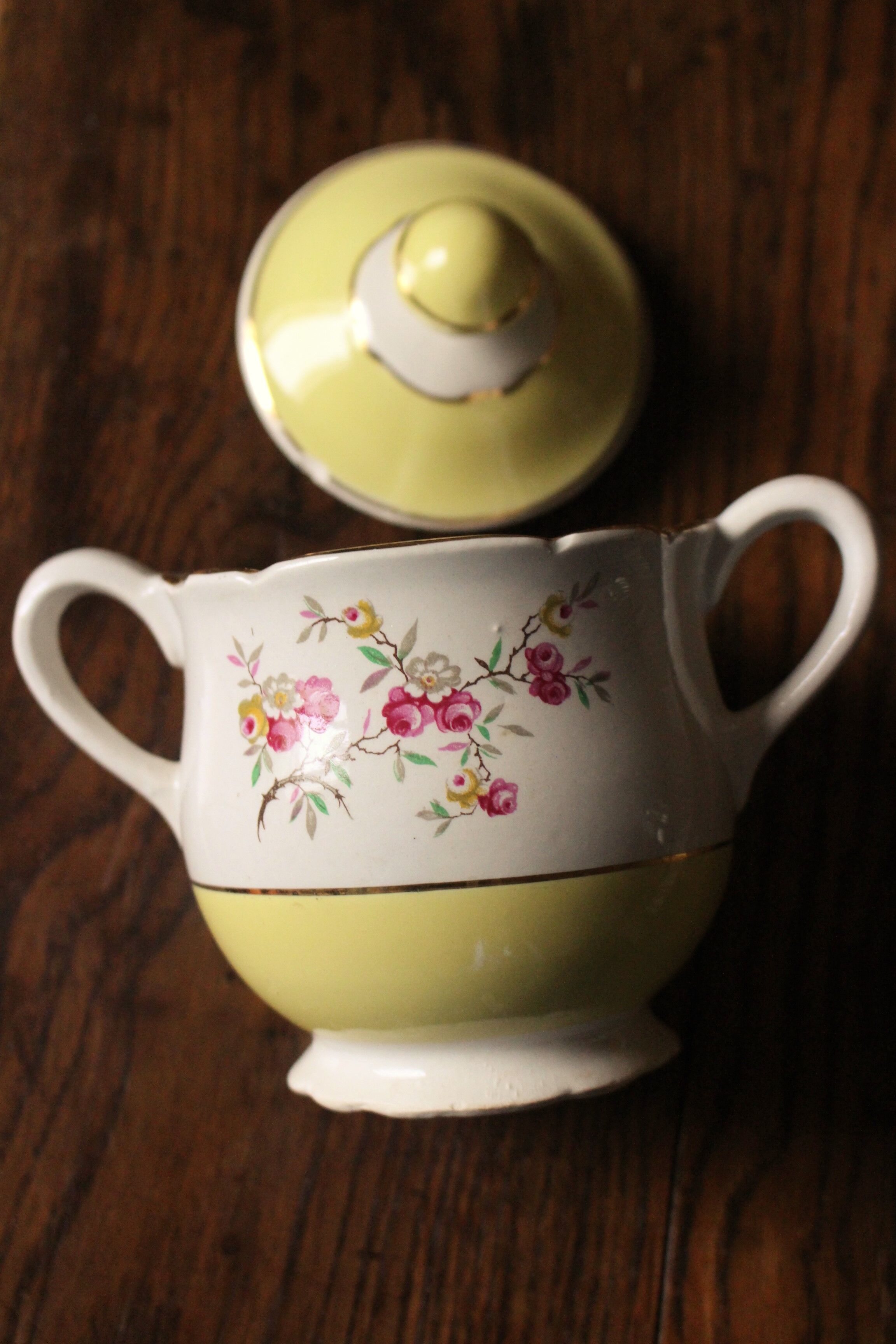 Sugar bowl Lunéville Yellow Gilding Pink flowers