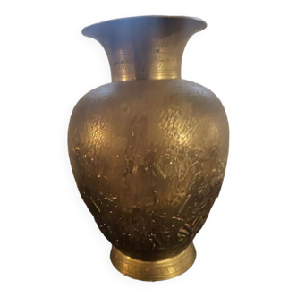 Golden vase