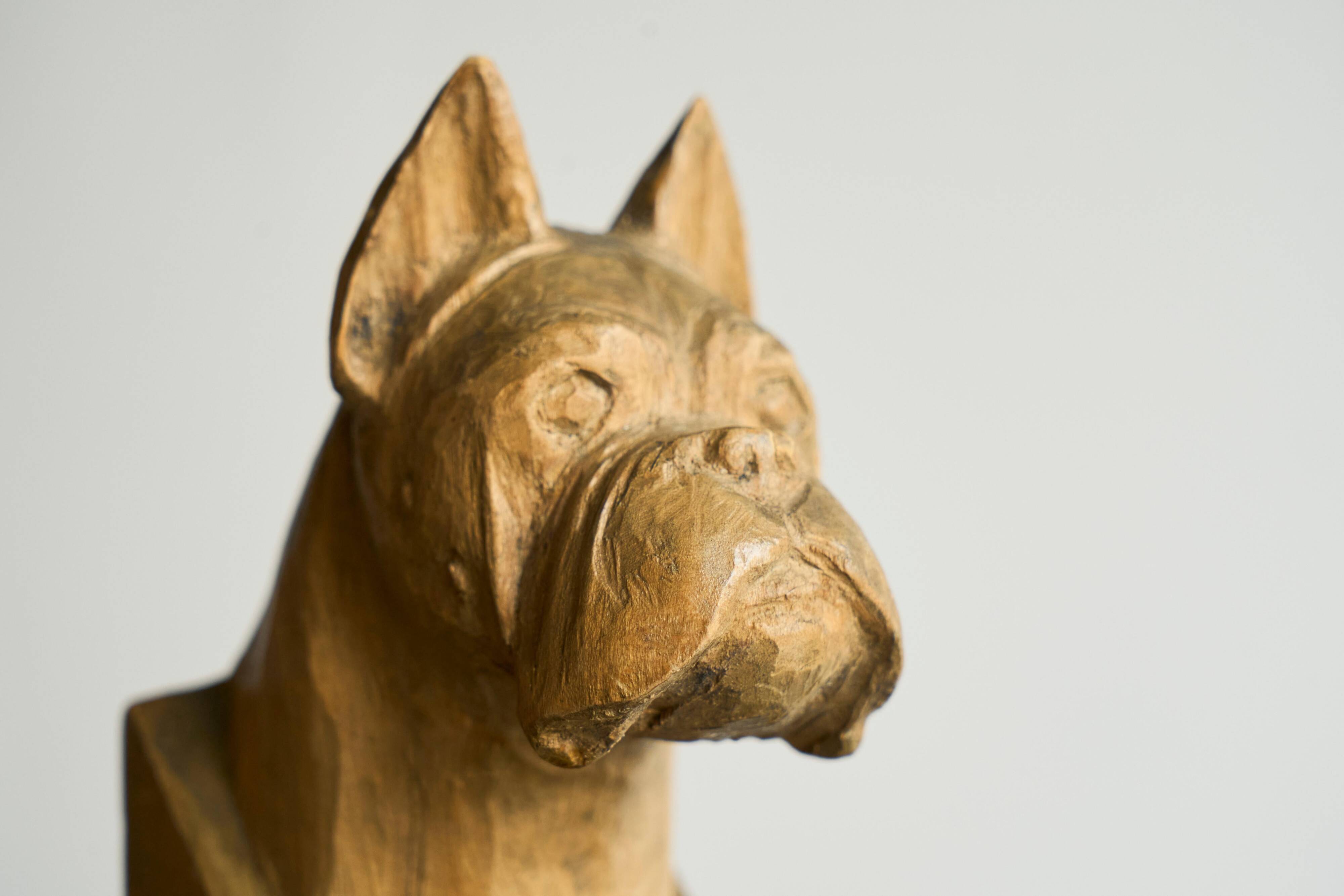Sculpture of a boxer bookends in carved solid wood, mid-20th century.