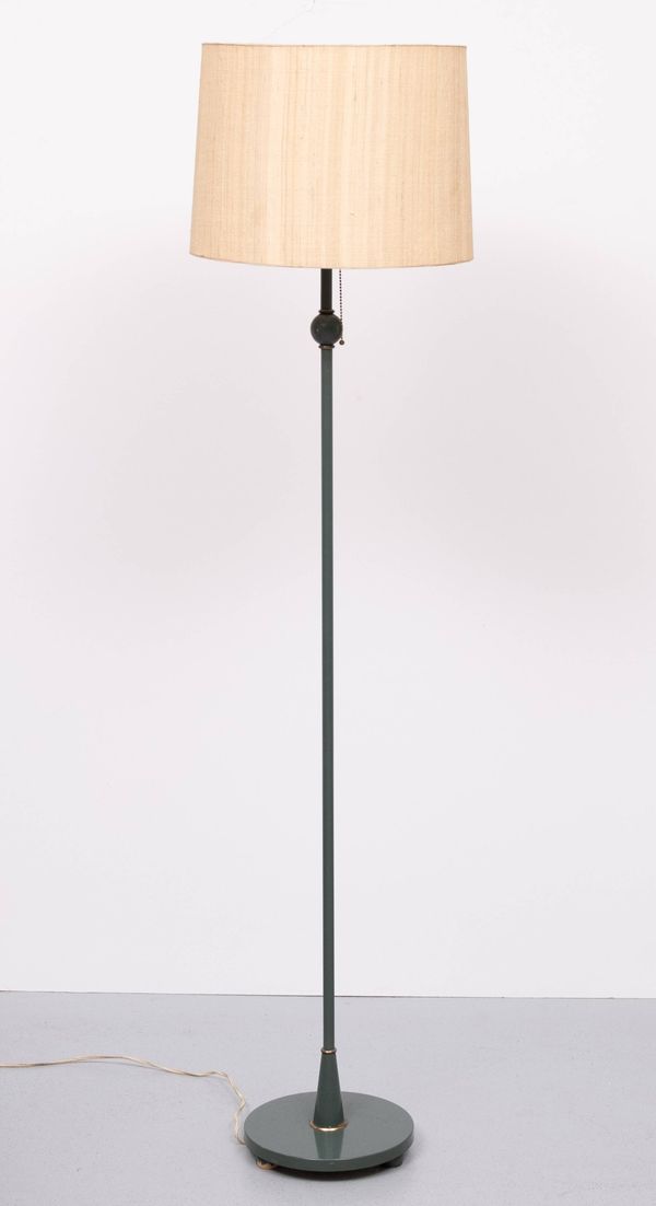 Lampadaire classique en bois de couleur verte des années 1950 France