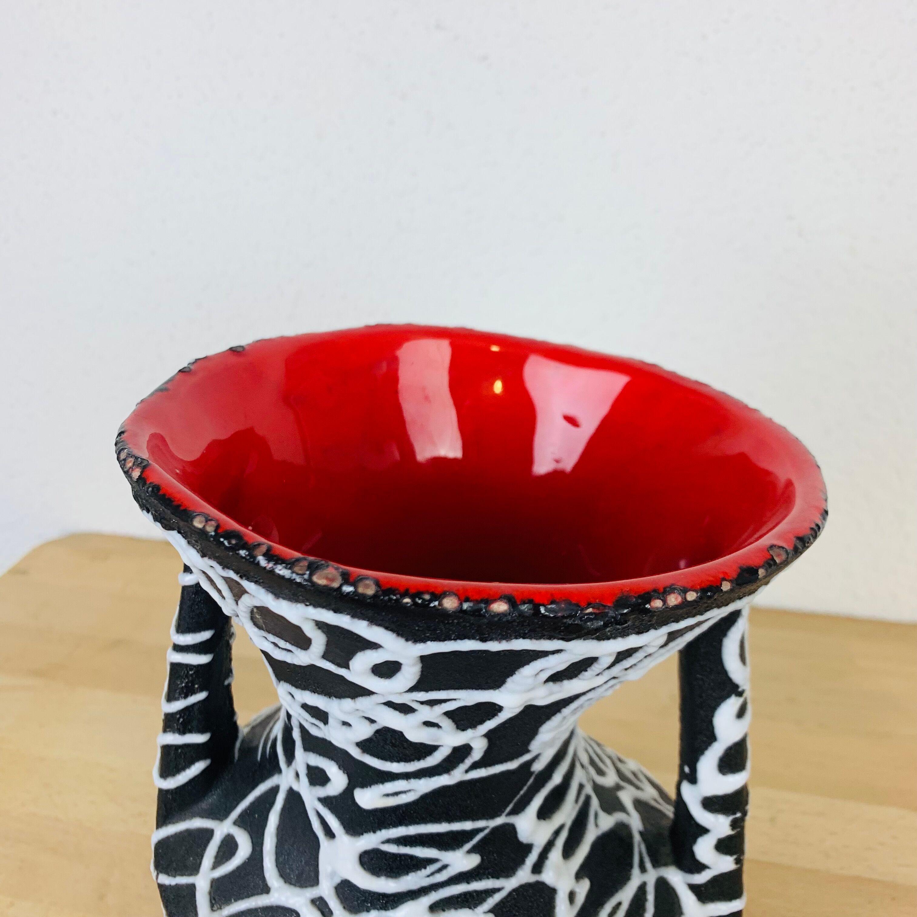 Spaghetti vase free-form Vallauris ceramic 50s, red and black