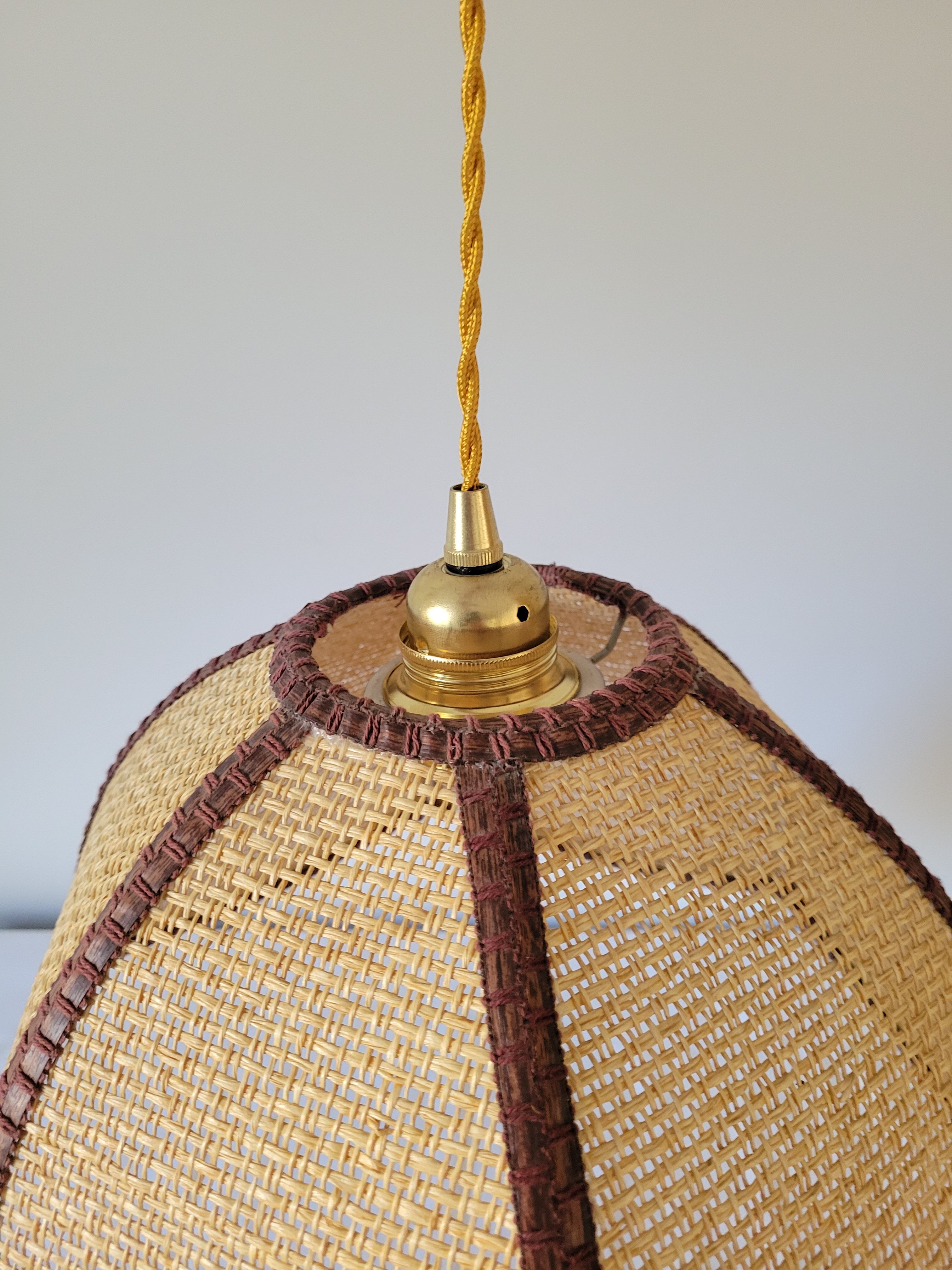 Rattan flower suspension