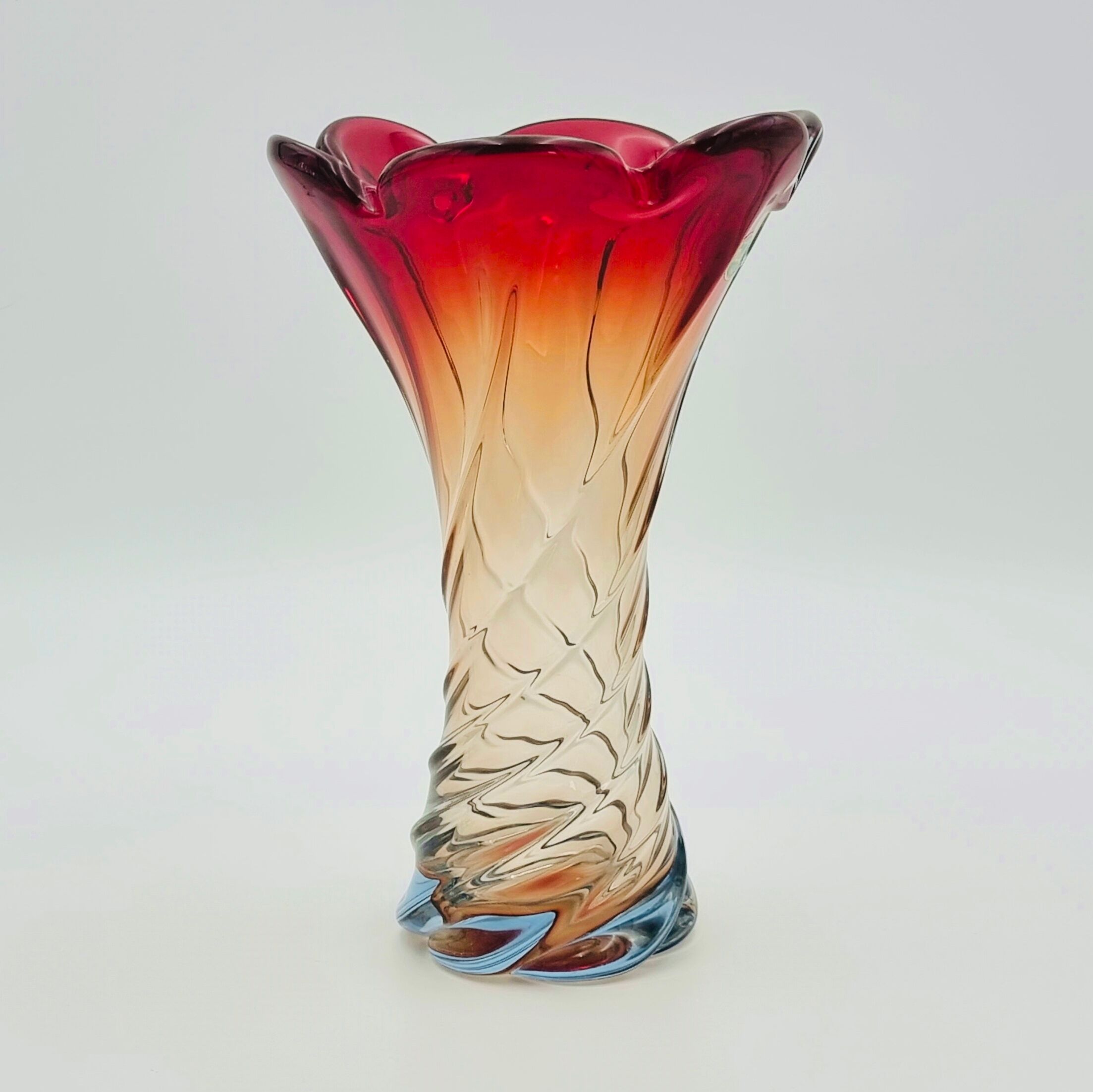 Labelled vintage italian twisted murano glass vase, 1960s