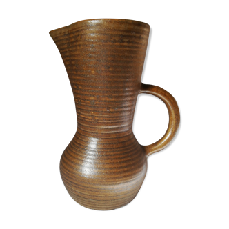 Pitcher has water in sandstone years 50/60